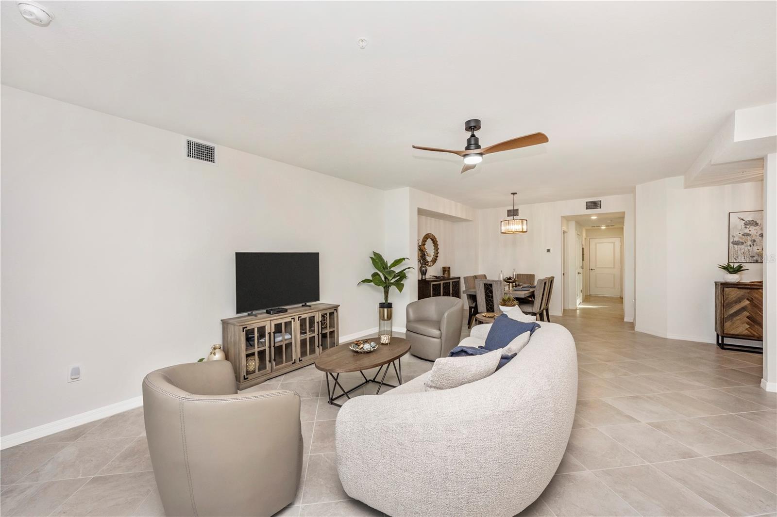 WELLEN PARK GOLF & COUNTRY CLUB - Residential Lease