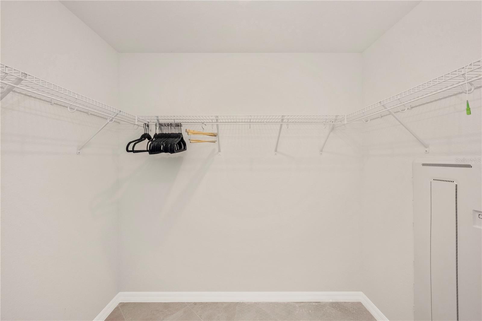 WELLEN PARK GOLF & COUNTRY CLUB - Residential Lease