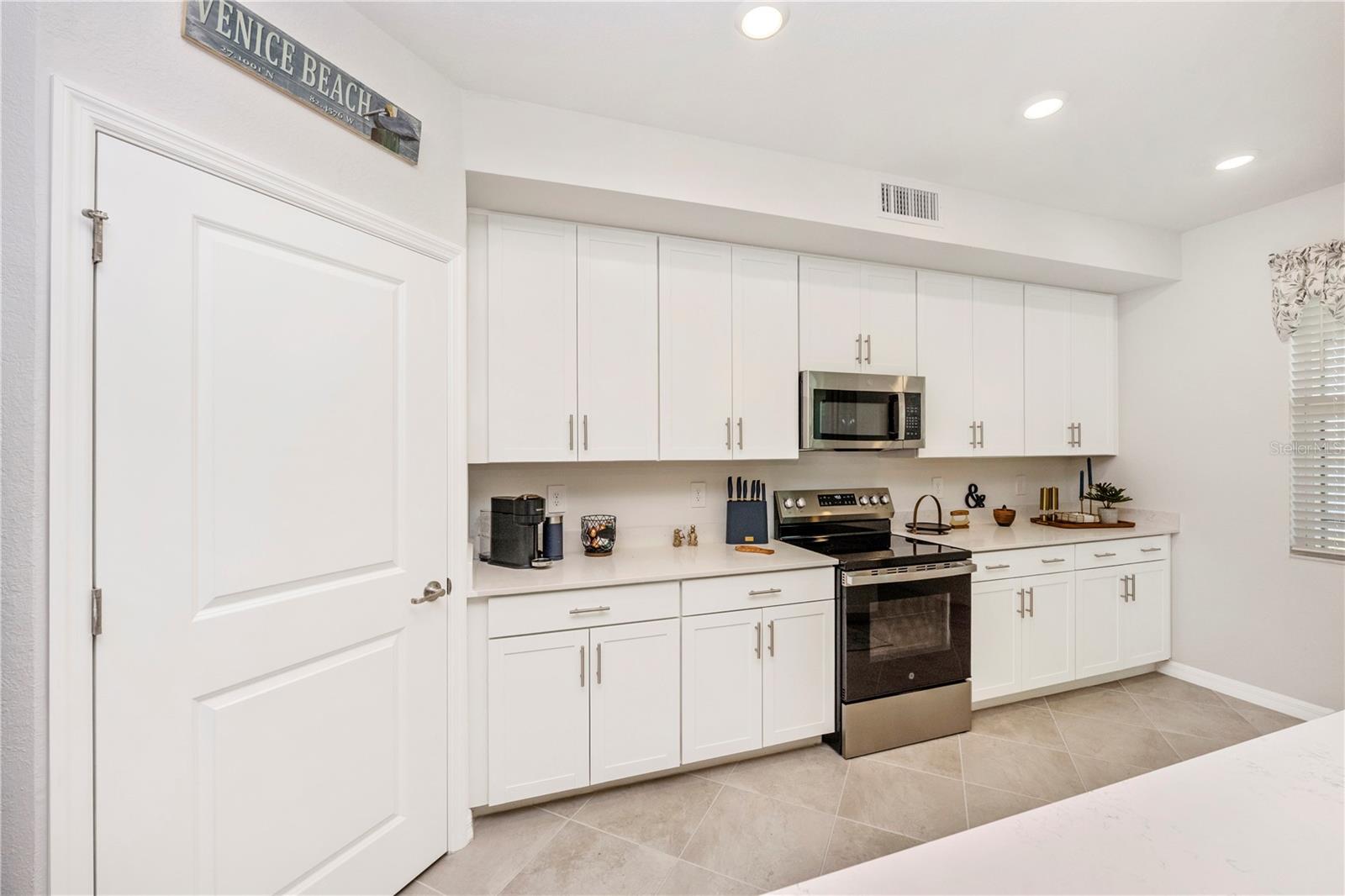 WELLEN PARK GOLF & COUNTRY CLUB - Residential Lease