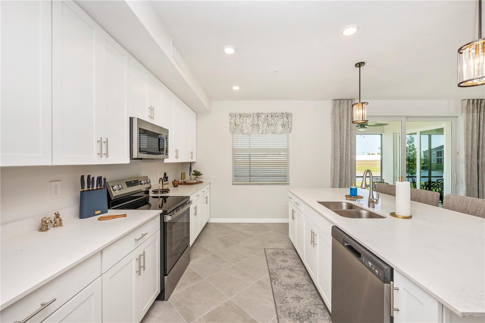 WELLEN PARK GOLF & COUNTRY CLUB - Residential Lease