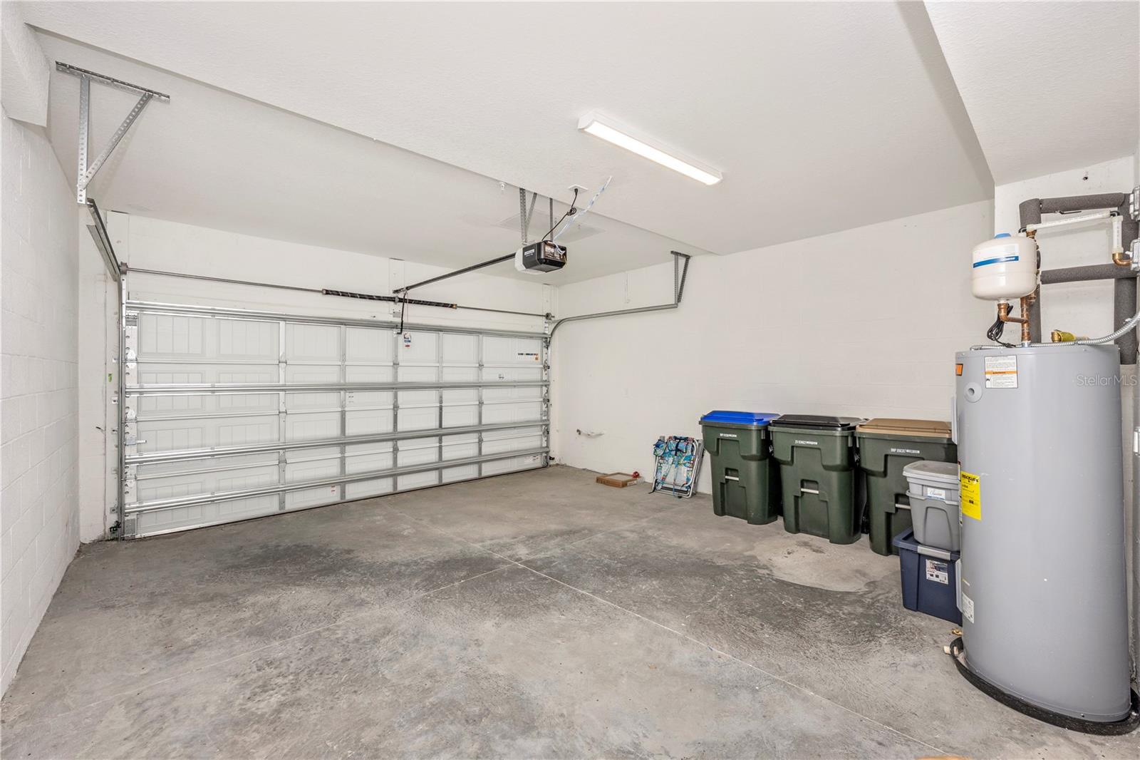 WELLEN PARK GOLF & COUNTRY CLUB - Residential Lease