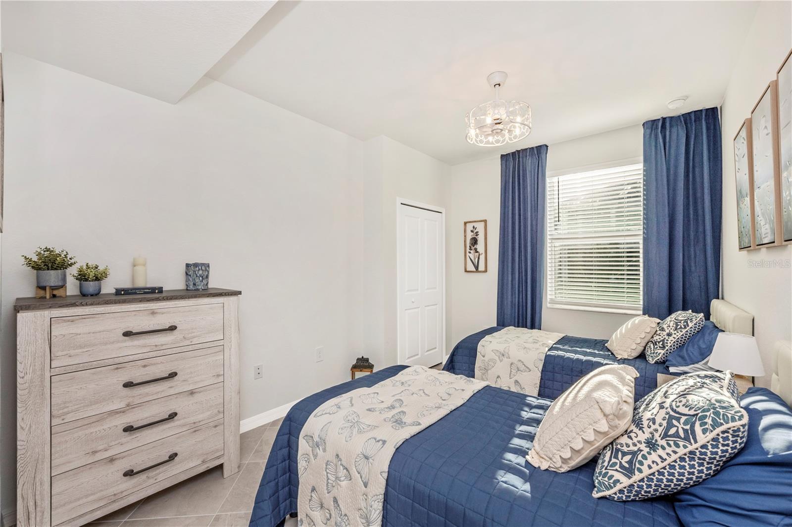 WELLEN PARK GOLF & COUNTRY CLUB - Residential Lease