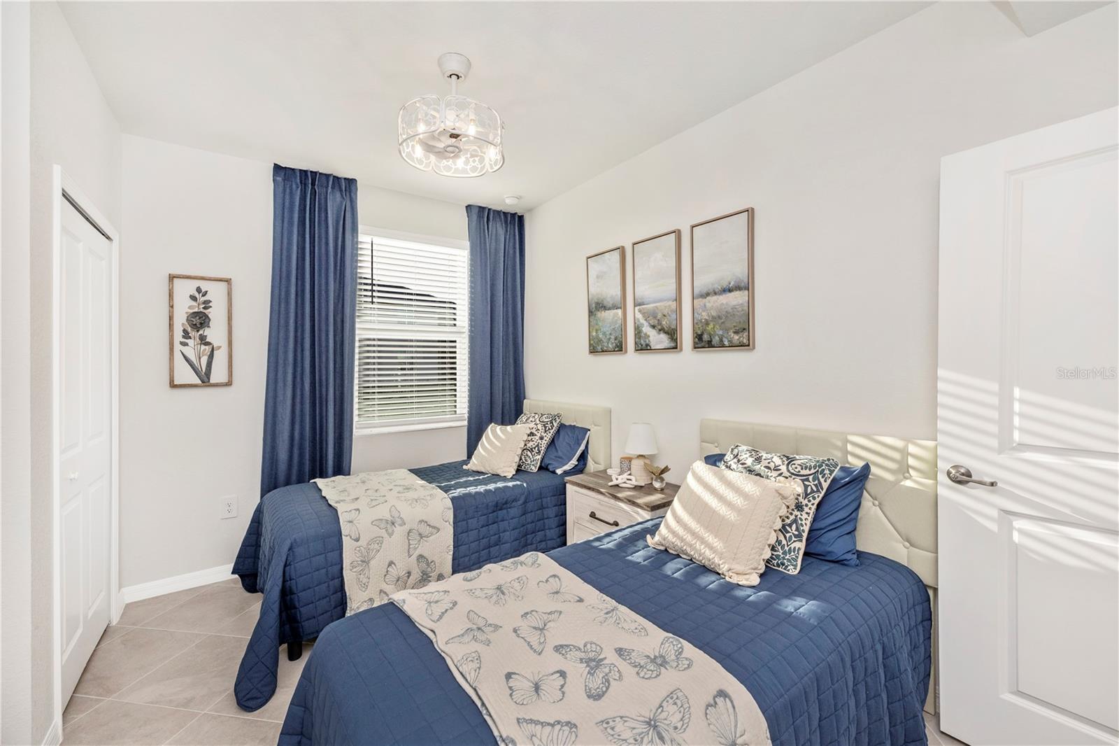 WELLEN PARK GOLF & COUNTRY CLUB - Residential Lease