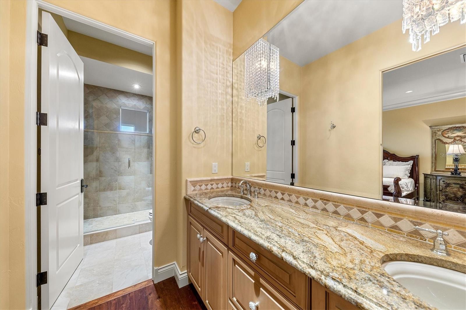 LAKE CLUB - Residential