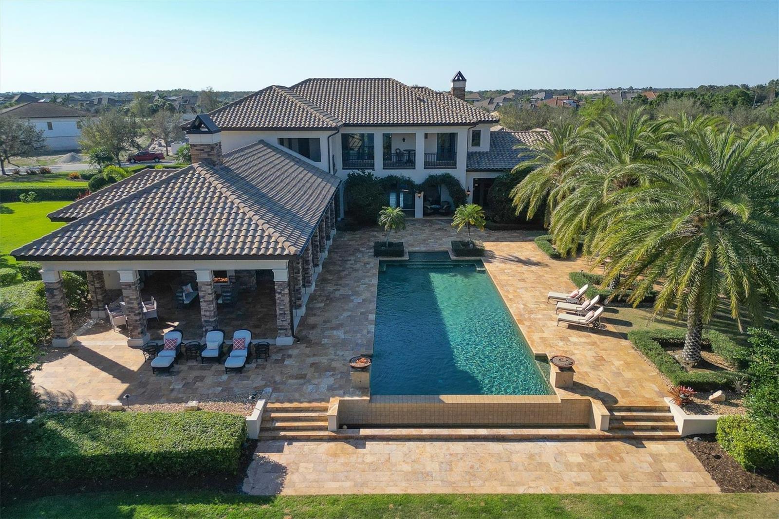 LAKE CLUB - Residential