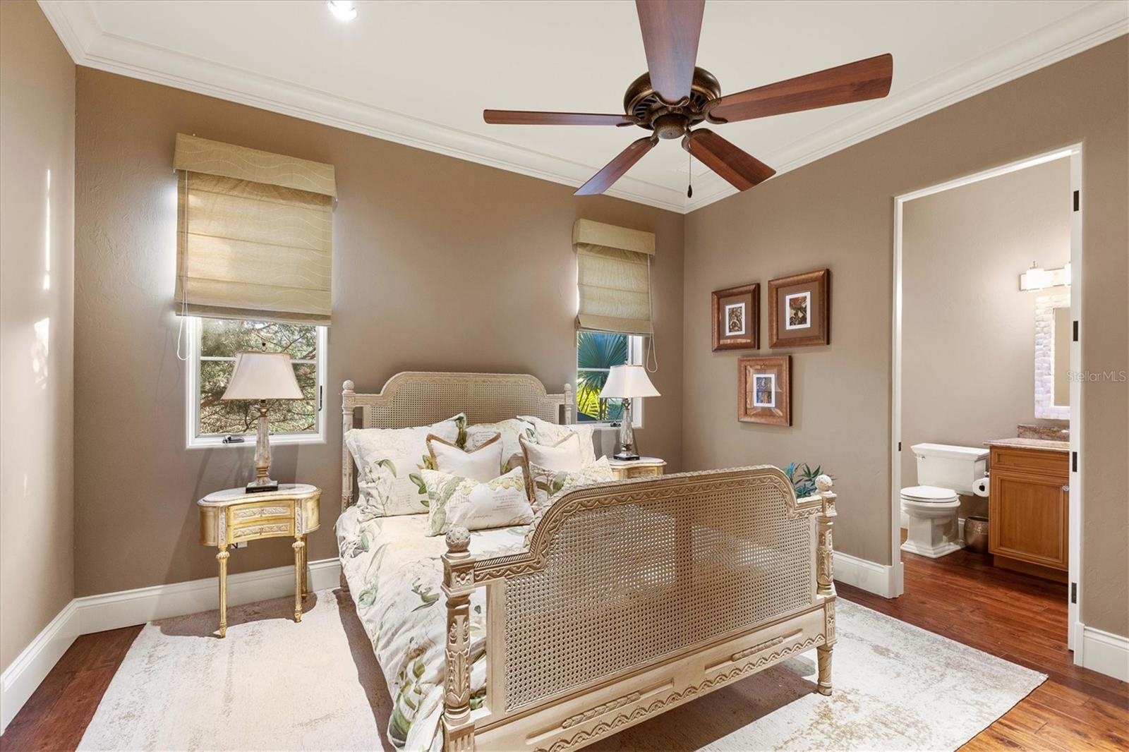 LAKE CLUB - Residential