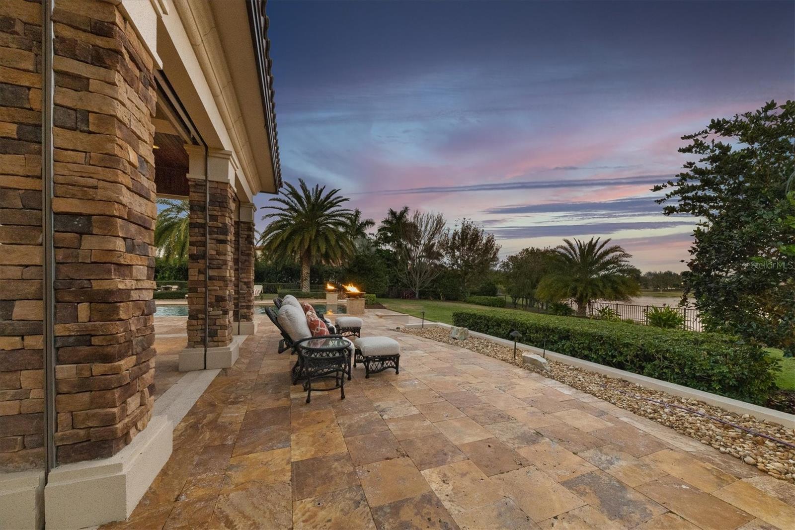 LAKE CLUB - Residential