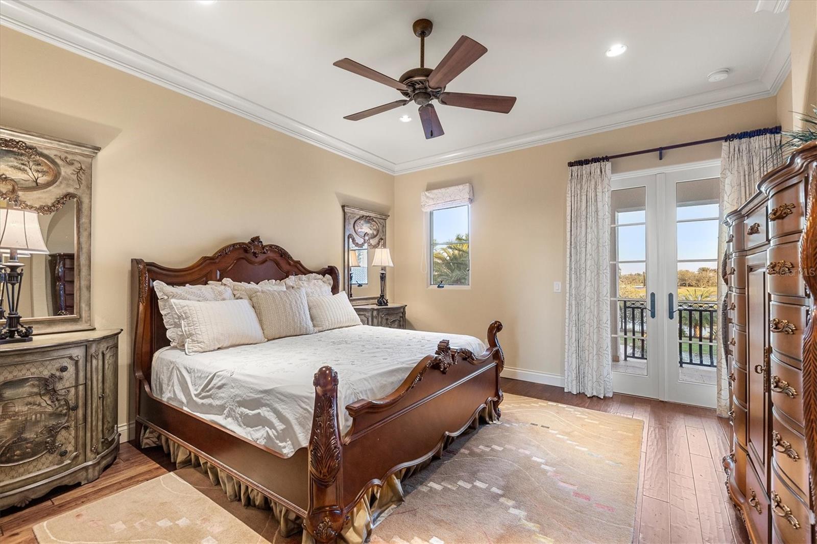 LAKE CLUB - Residential