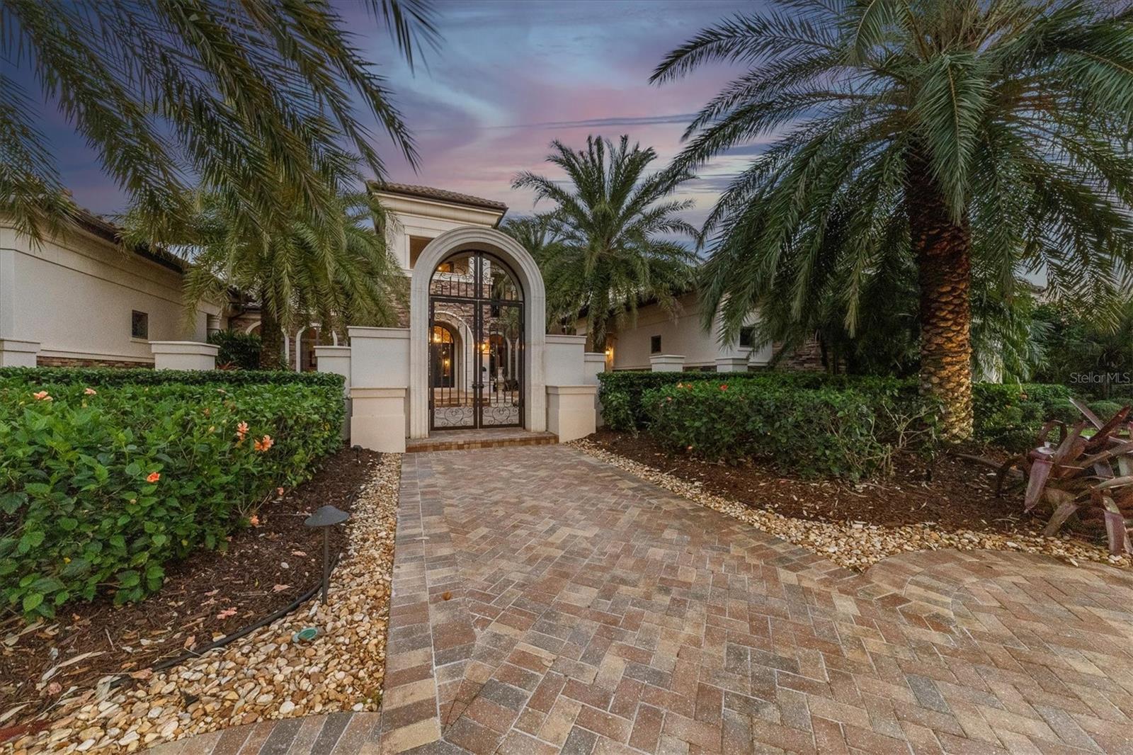 LAKE CLUB - Residential