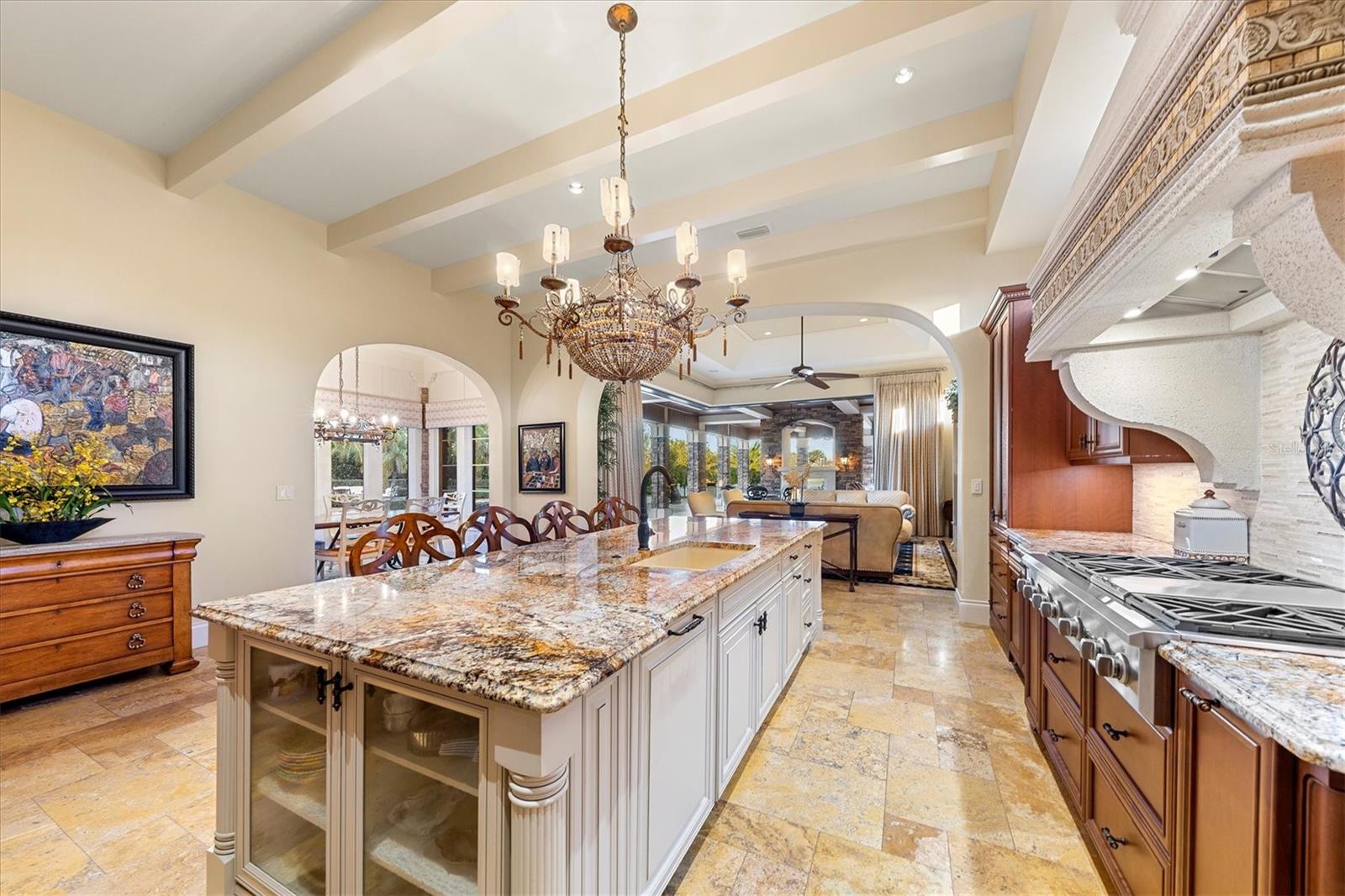 LAKE CLUB - Residential