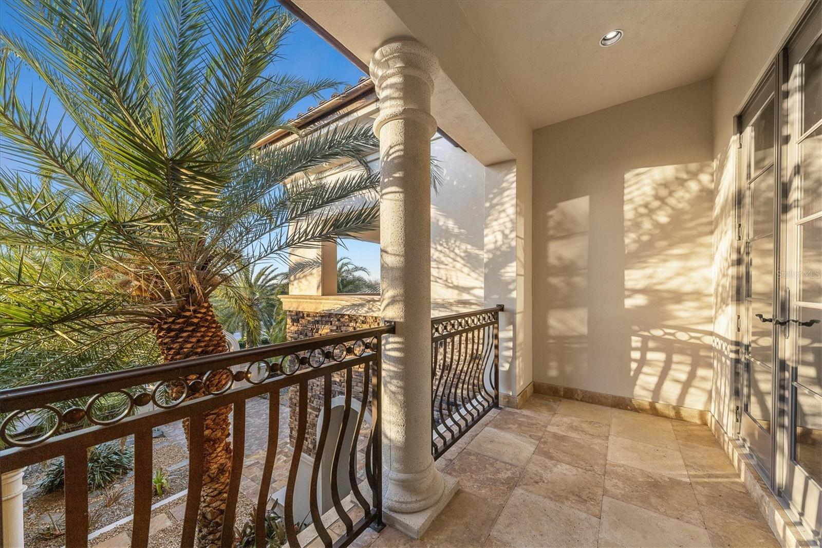 LAKE CLUB - Residential