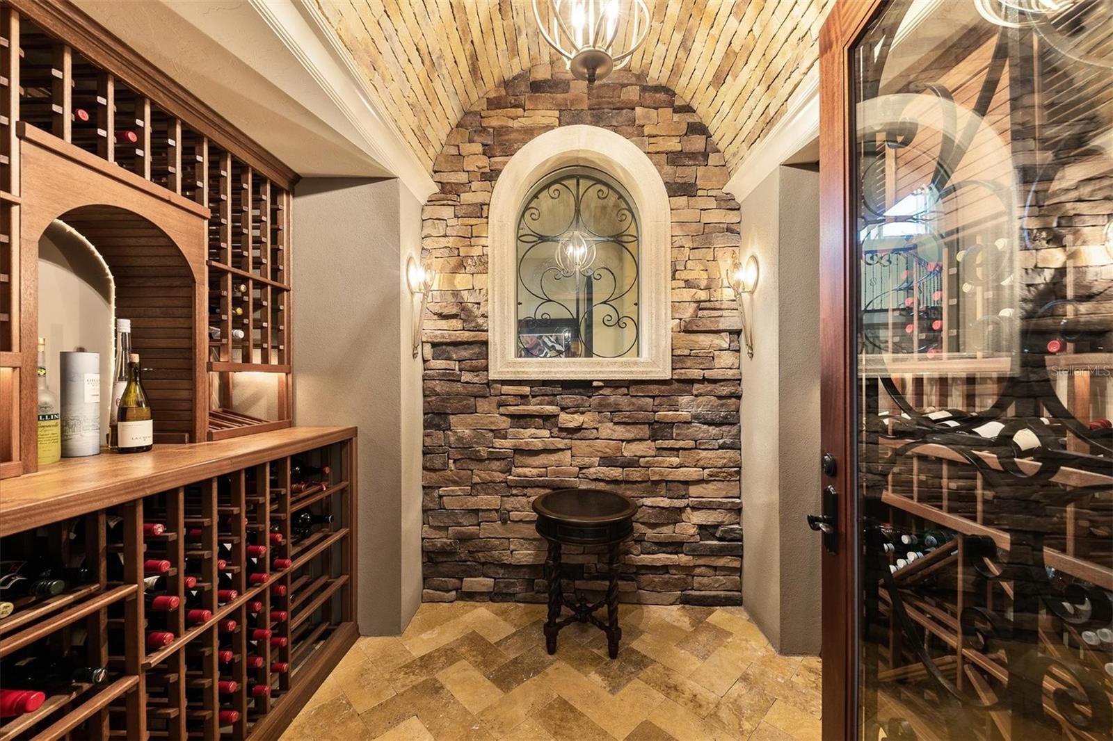 LAKE CLUB - Residential