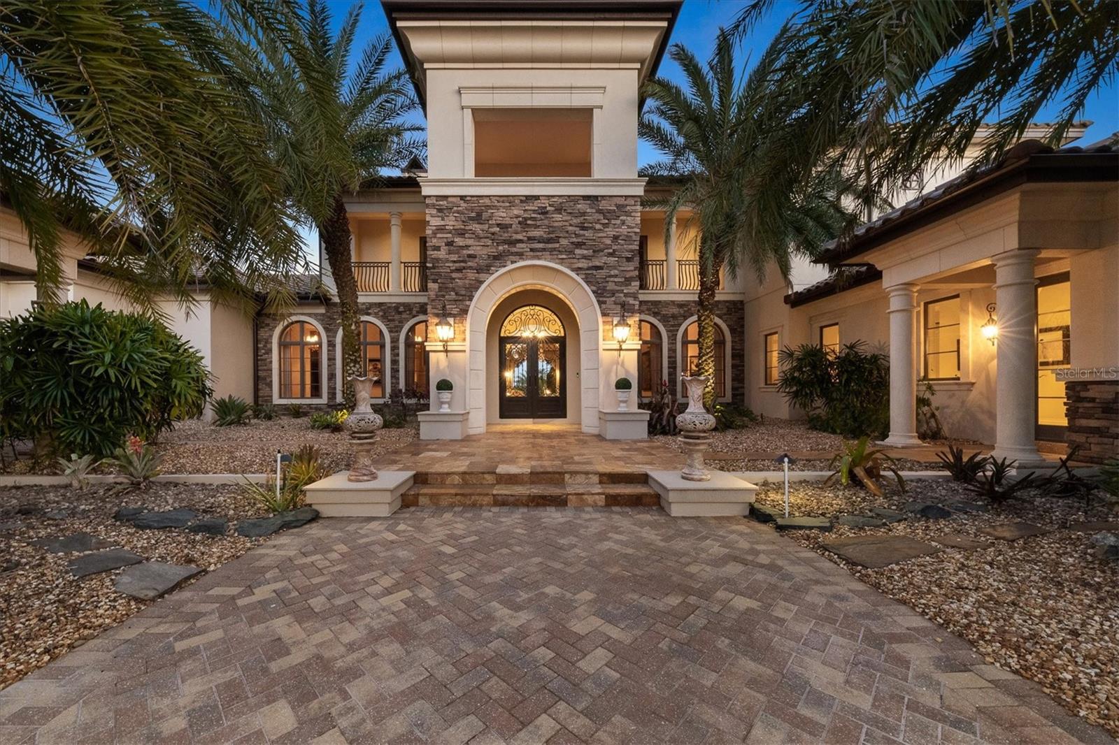 LAKE CLUB - Residential