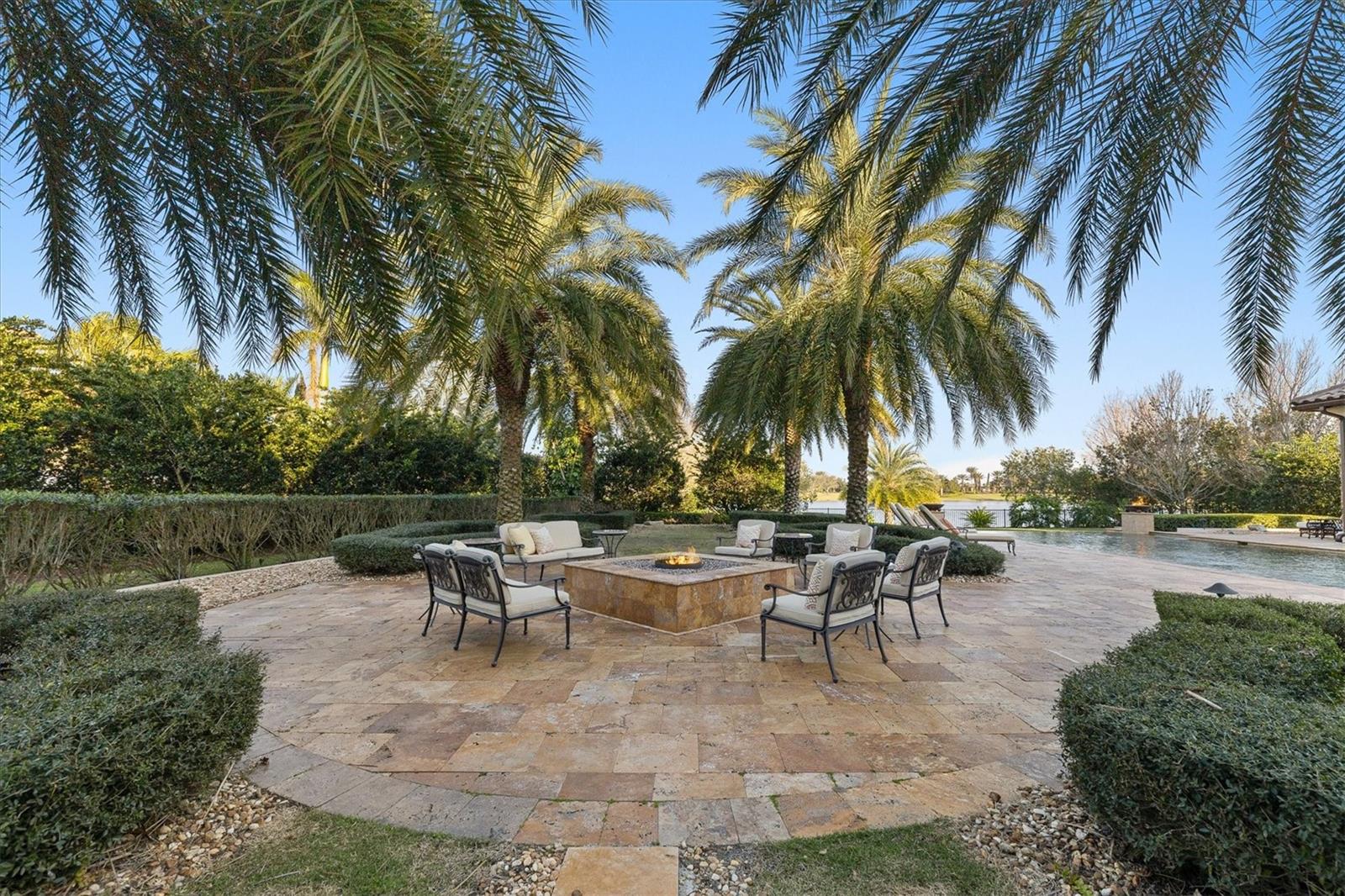 LAKE CLUB - Residential