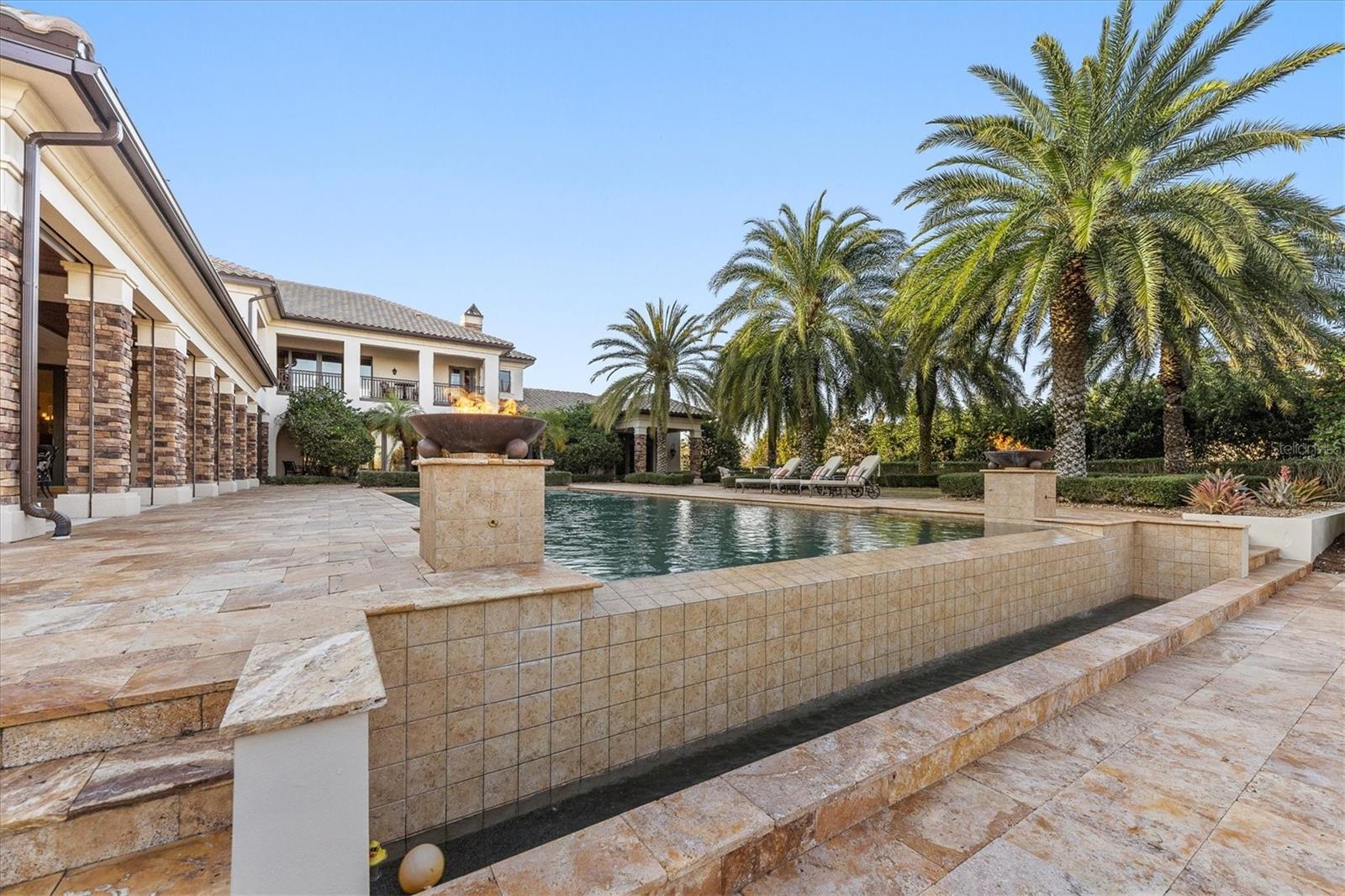 LAKE CLUB - Residential