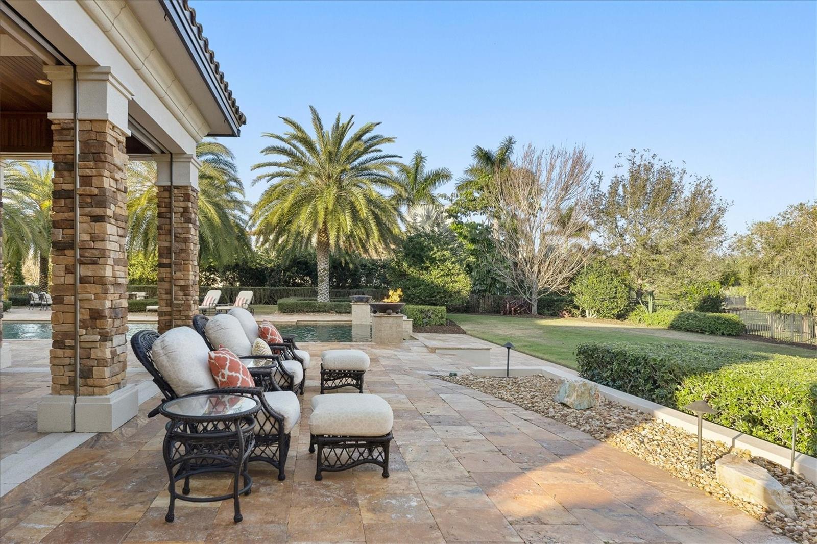 LAKE CLUB - Residential