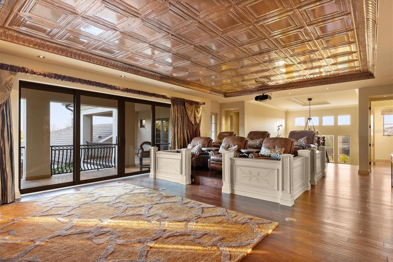 LAKE CLUB - Residential