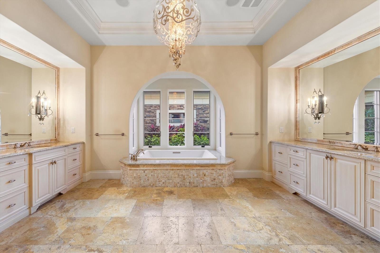 LAKE CLUB - Residential