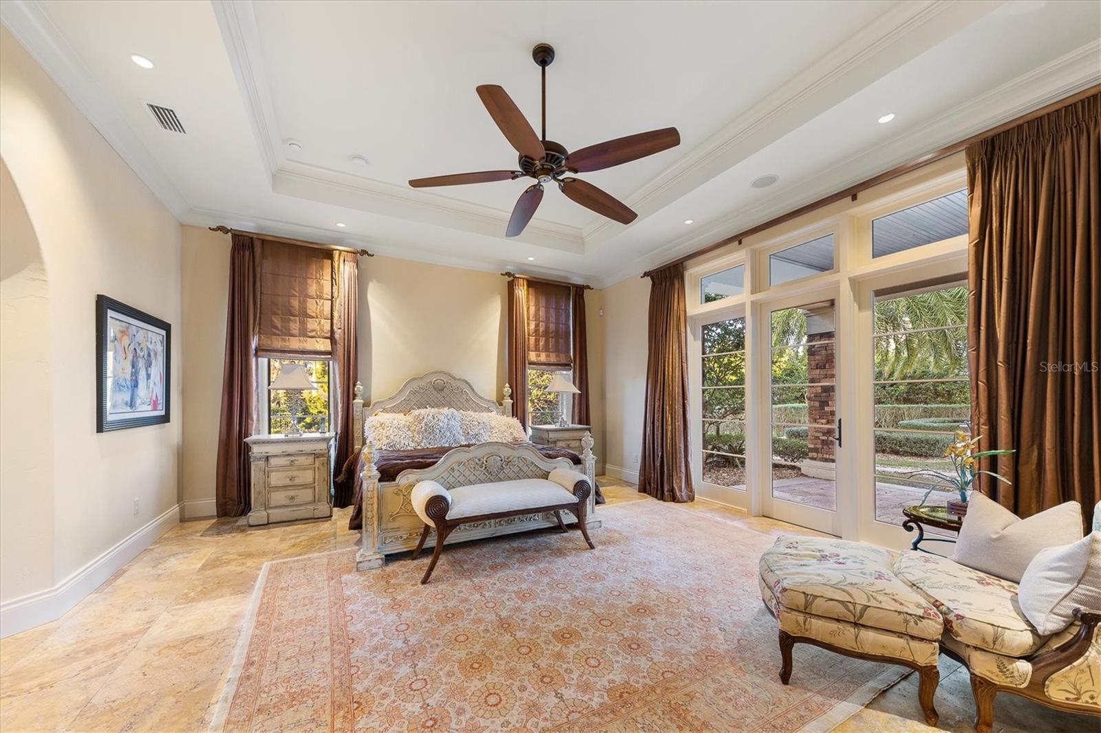 LAKE CLUB - Residential