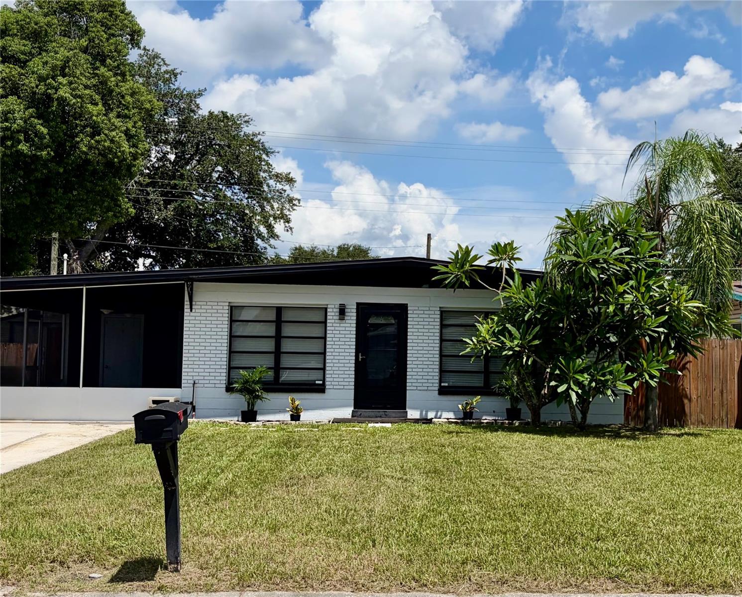 707 LAKEWOOD AVENUE