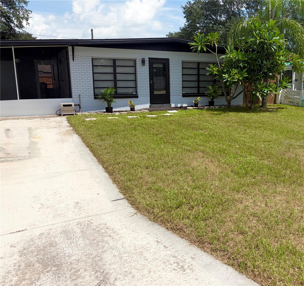 707 LAKEWOOD AVENUE