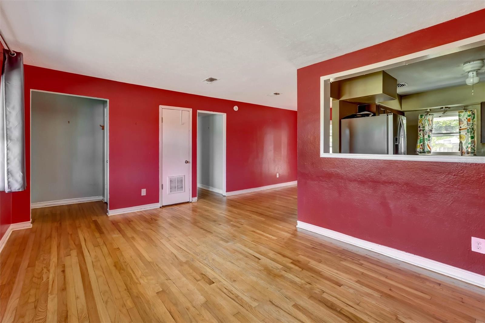 3002 DRAKE DRIVE