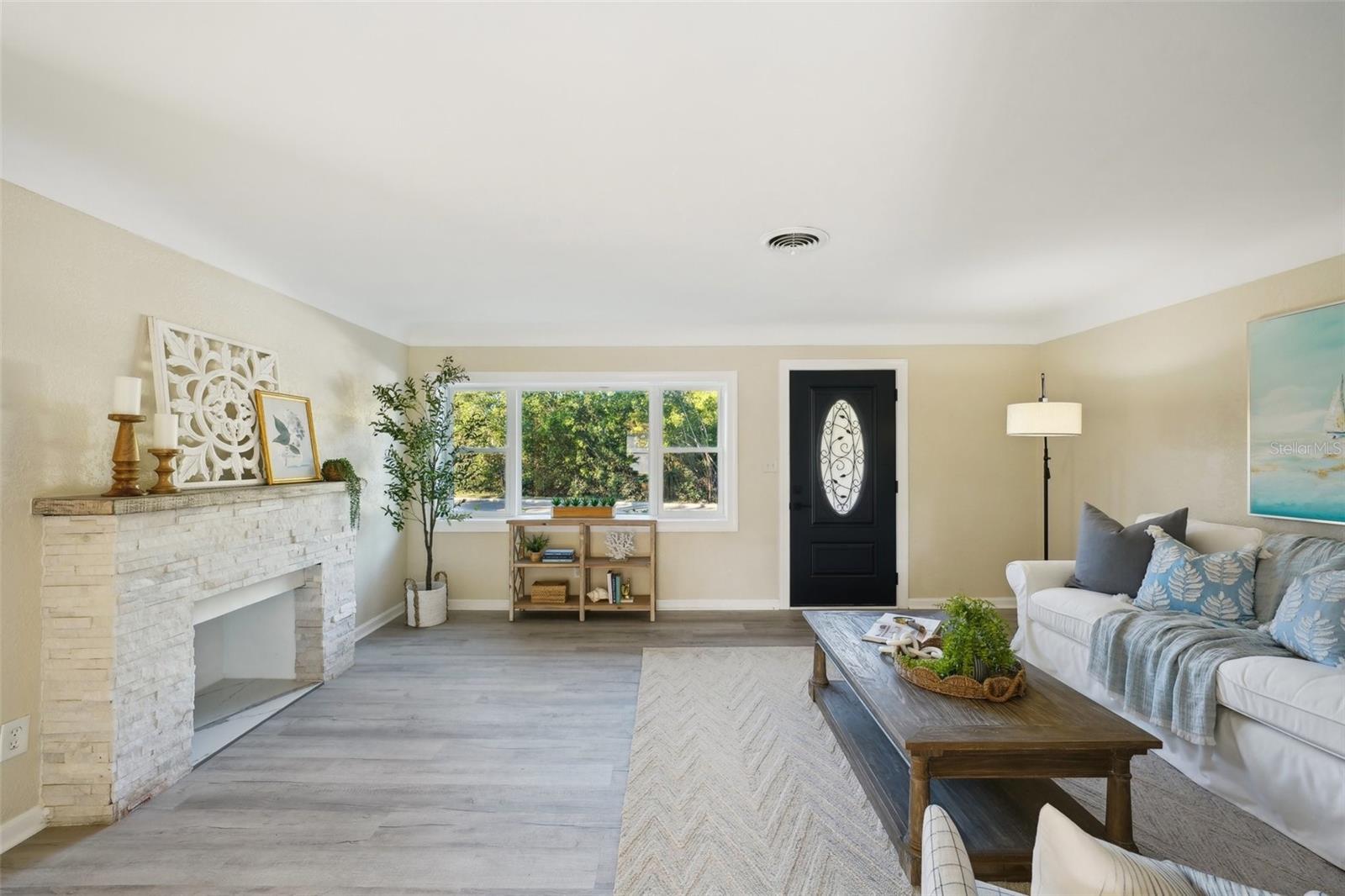 2320 E HARBOR DRIVE S