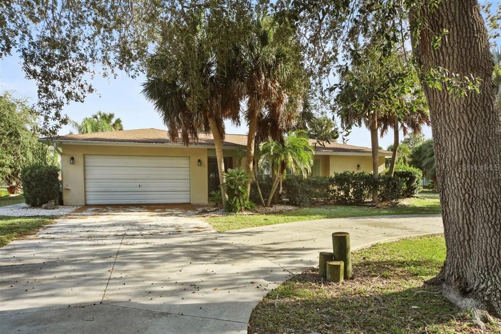 Seasonal Rental..BOATERS Paradise. Can be rented shorter than a month.The open intracoastal waters are ONLY 900 feet away. This newly decorated 3-bedroom 3-bath home is ideal for your beach and boating vacation. Head down the Intracoastal to Boca Grande Pass for WORLD CLASS FISHING only about a 10 - 15 minute boat ride away. The tarpon run in the early spring to early summer. Game fishing at it's best!! After a day out on the water return to this spacious home. This single family home sits on a private lot. Nautical themed decor is warm and welcoming. The home offers a split floor plan. The master bedroom has a large walk in closet and en-suite bath with tub-shower combination. The guest bedrooms share a jack and jill bath. Open the sliders and welcome in the tropical breezes. The lanai is amply sized and screened. The pool is perfectly refreshing. Take a ride to the beach, go shopping at the boutiques on Boca or just enjoy the tranquil sunsets of the Gulf. This is the place where memories are made. The boat lift can be rented separately and requires approval.
Amenities include: Air-Conditioned, Washer/Dryer in unit, Microwave, Dishes/Utensils Provided, Linens Included, Dishwasher, Toaster, Coffeemaker, Cable TV, Wi-Fi, gas grill