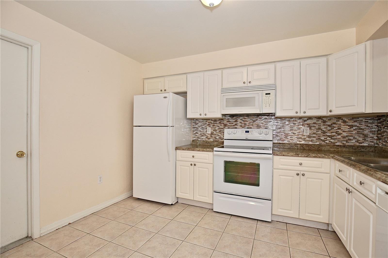 UNIVERSITY GARDEN - Residential Lease