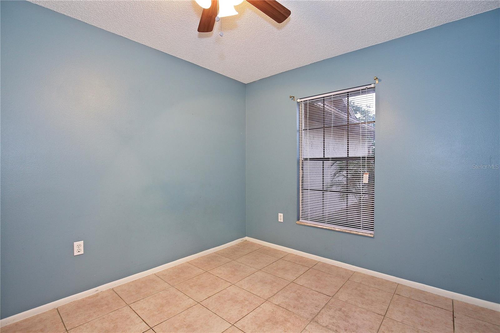 UNIVERSITY GARDEN - Residential Lease