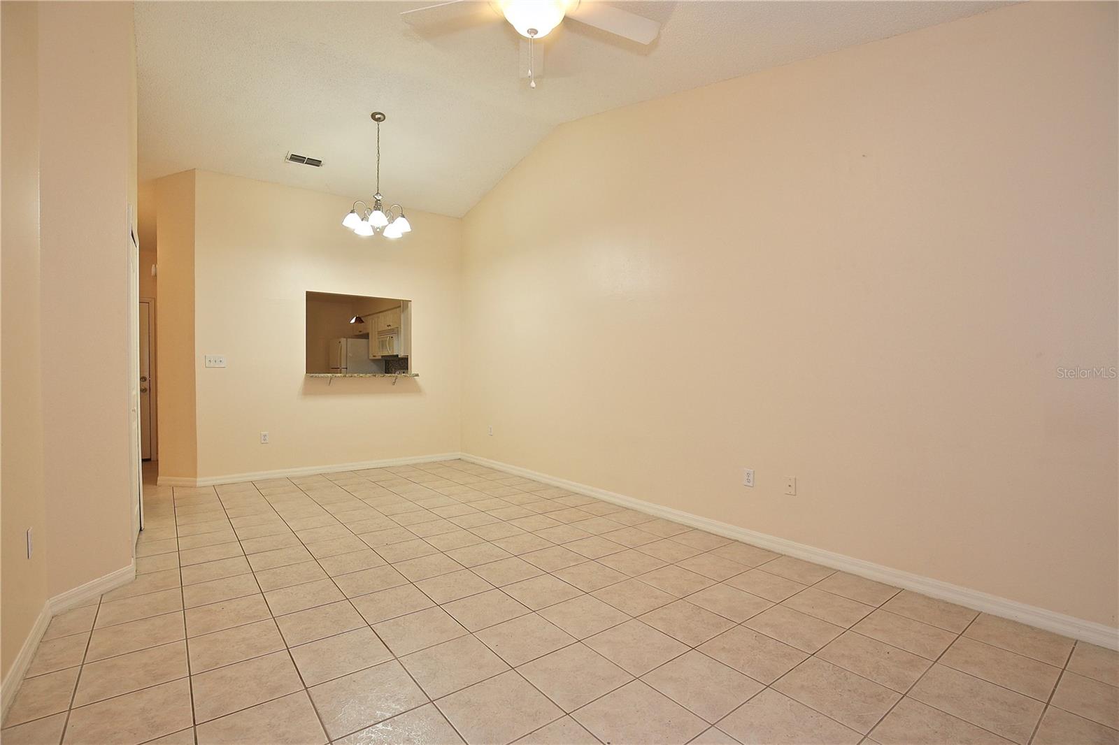 UNIVERSITY GARDEN - Residential Lease