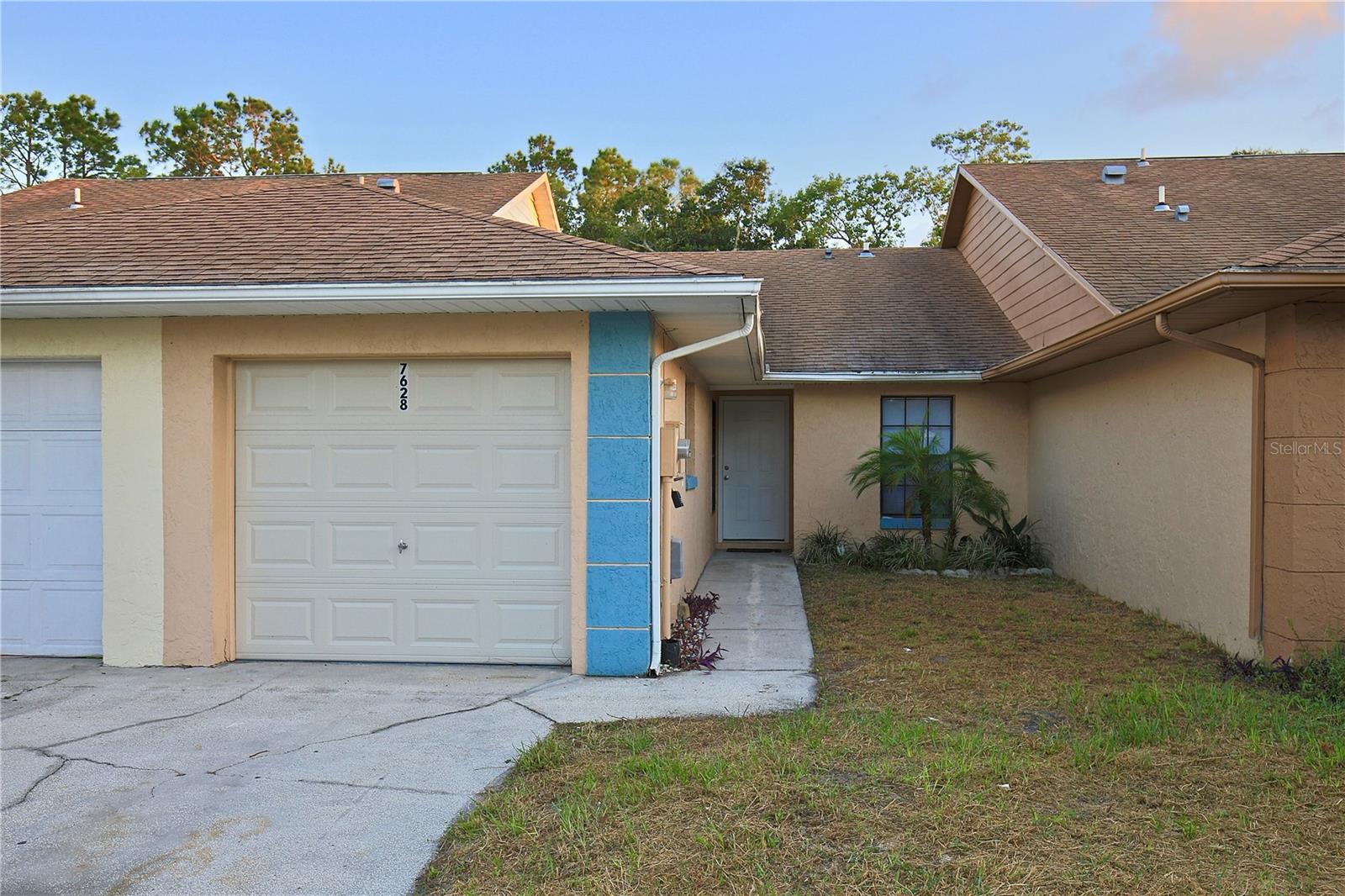 UNIVERSITY GARDEN - Residential Lease