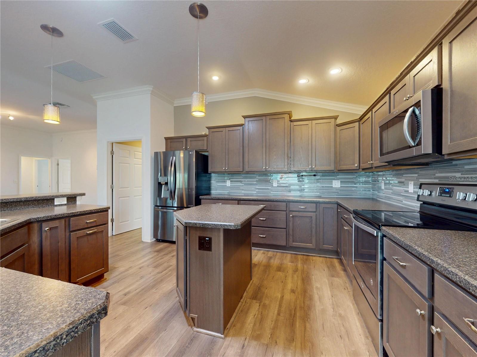 4292 VALENTINE AVENUE