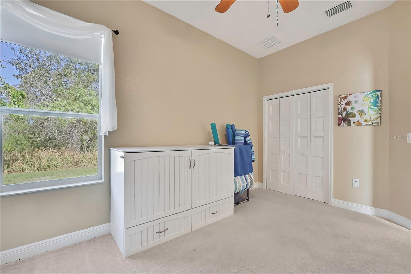 ROYAL HILLS - Residential