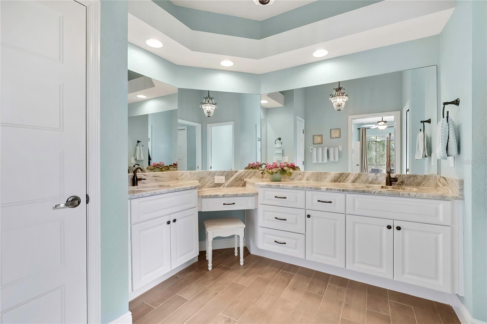 ROYAL HILLS - Residential