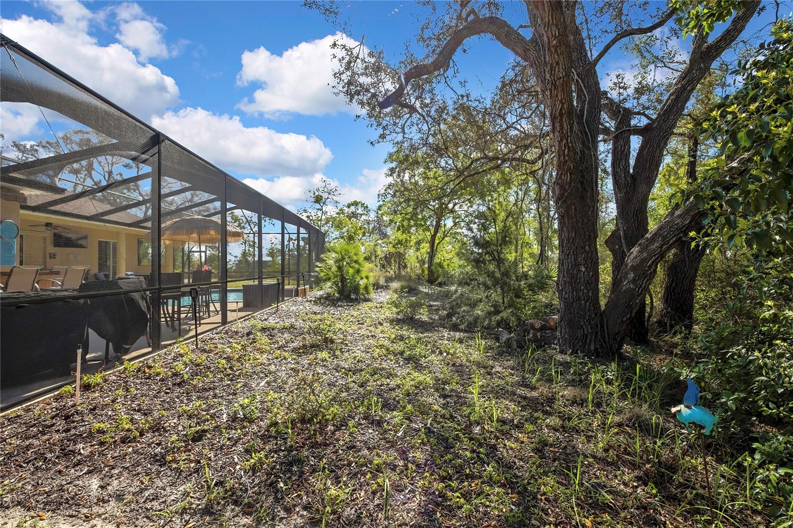 ROYAL HILLS - Residential