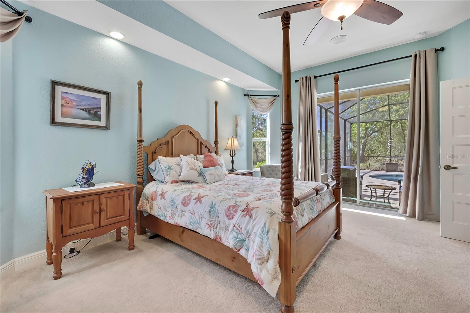 ROYAL HILLS - Residential