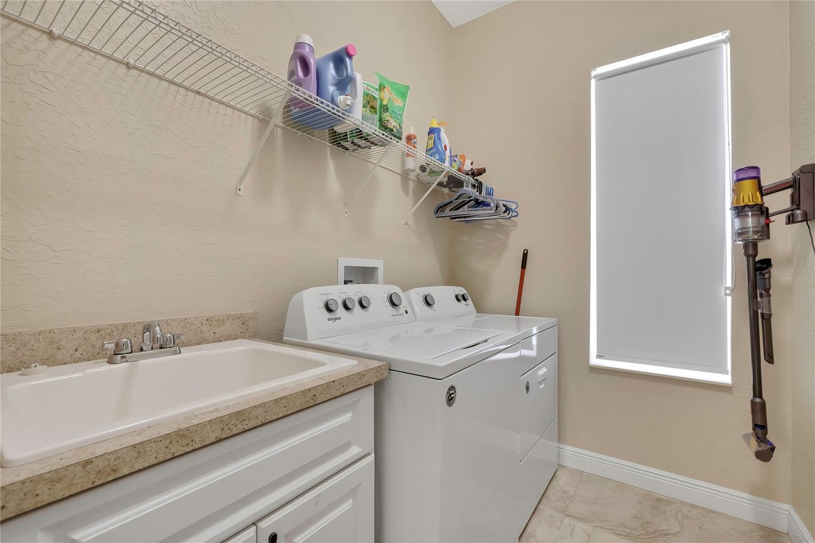 ROYAL HILLS - Residential