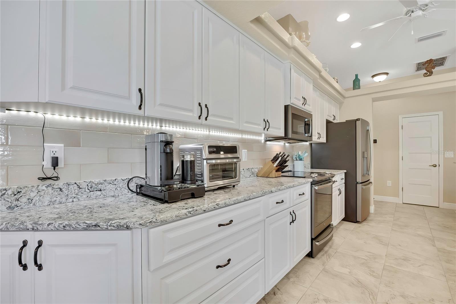 ROYAL HILLS - Residential