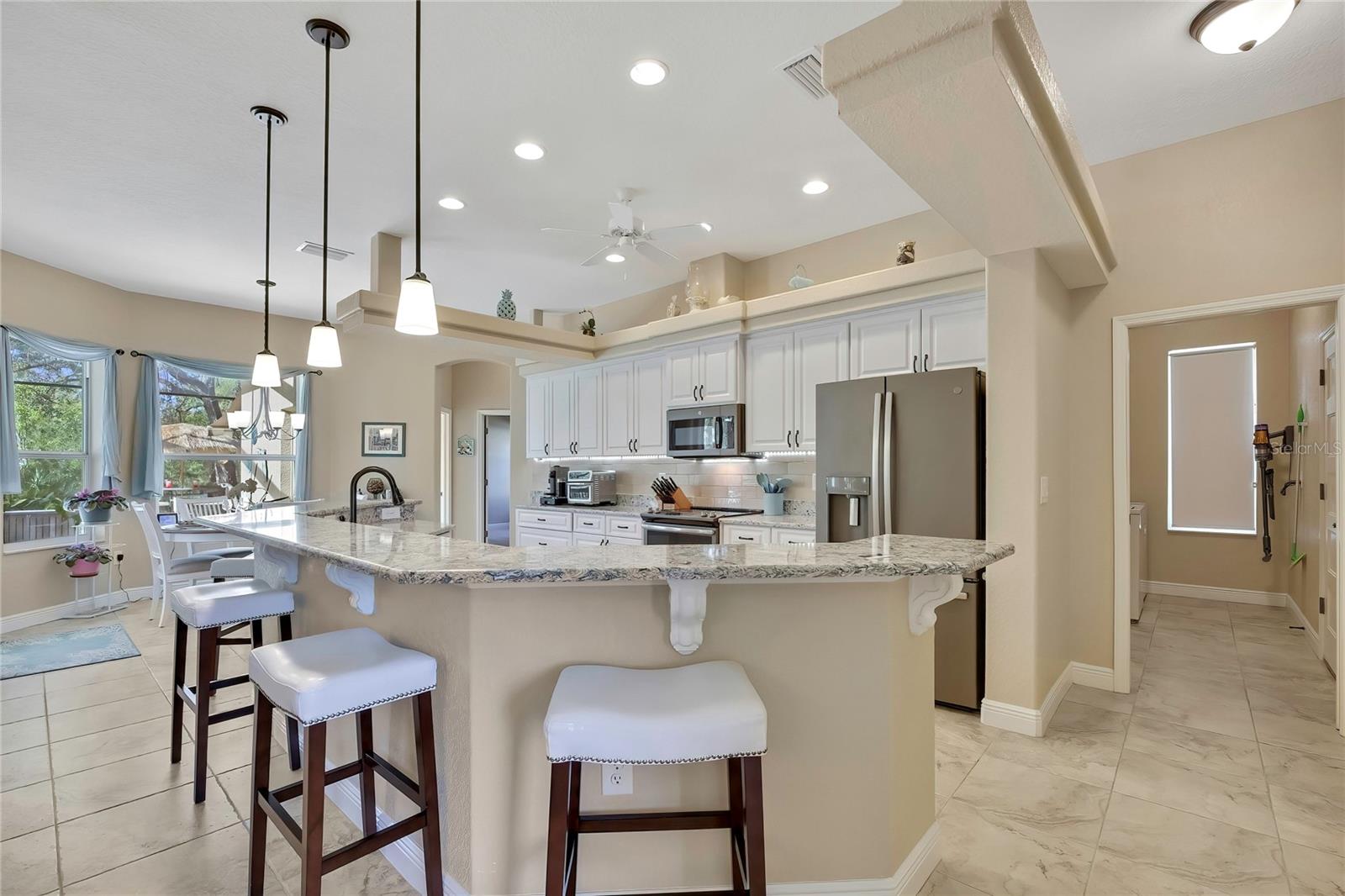 ROYAL HILLS - Residential