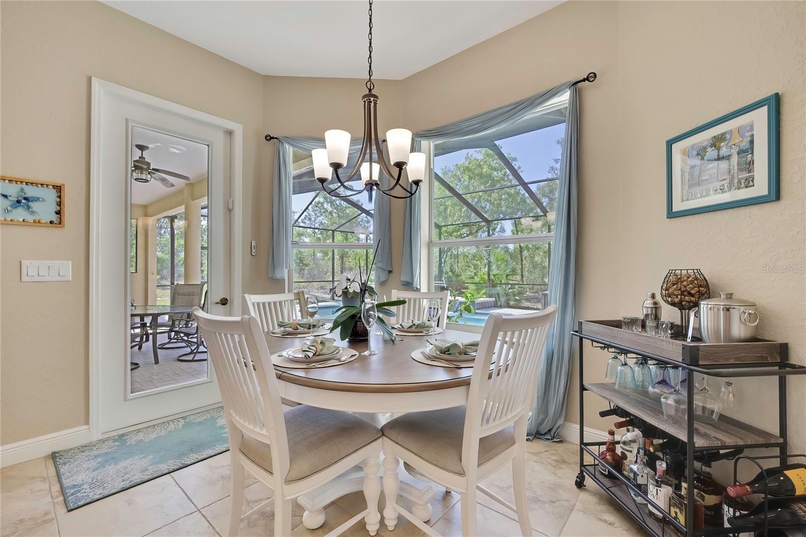 ROYAL HILLS - Residential