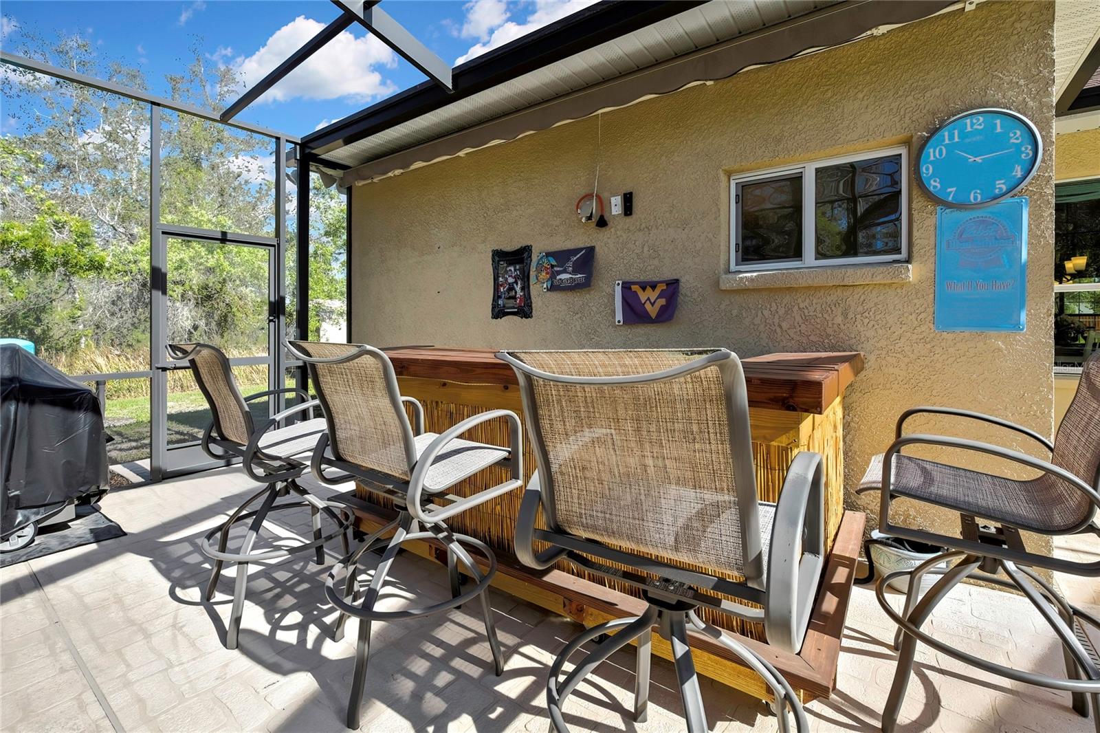 ROYAL HILLS - Residential