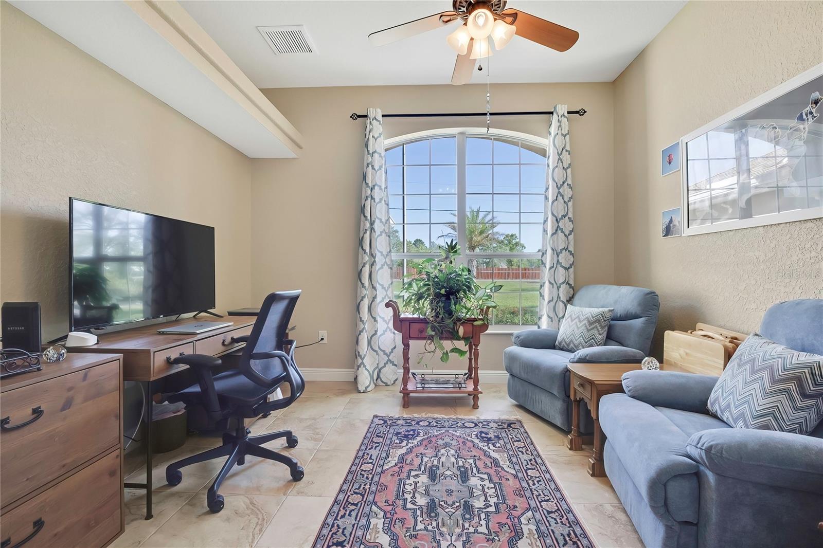 ROYAL HILLS - Residential