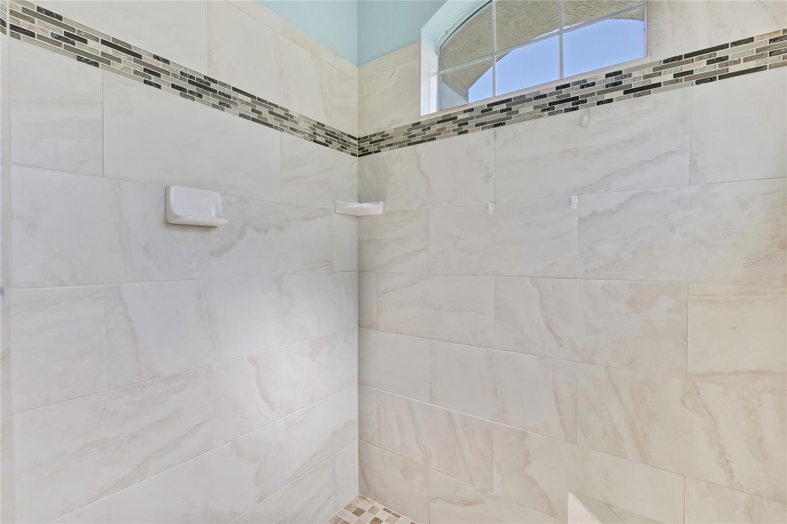 ROYAL HILLS - Residential