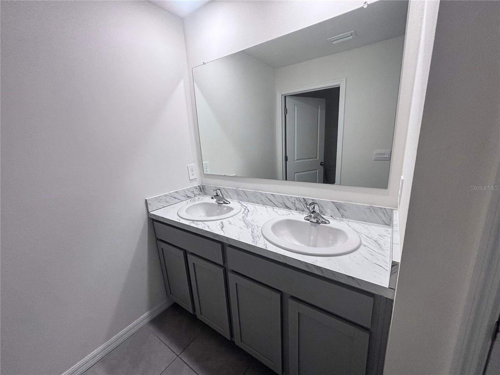 DEER PATH NORTH PH 2 - Residential Lease