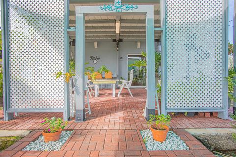 A home in LAKE WALES