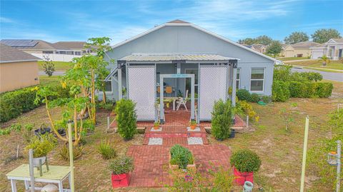 A home in LAKE WALES