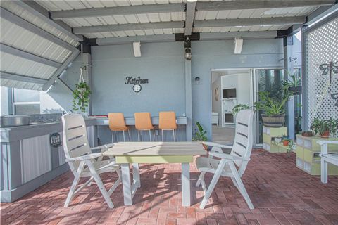 A home in LAKE WALES