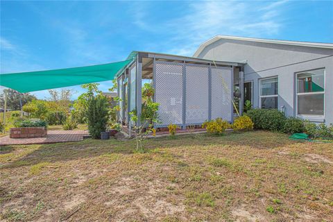 A home in LAKE WALES