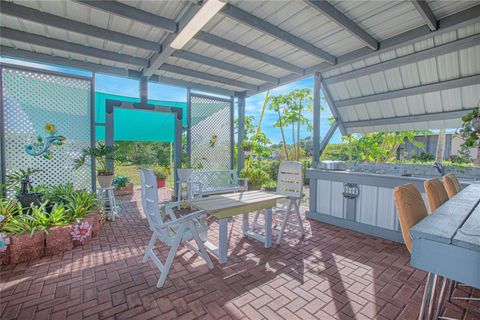 A home in LAKE WALES